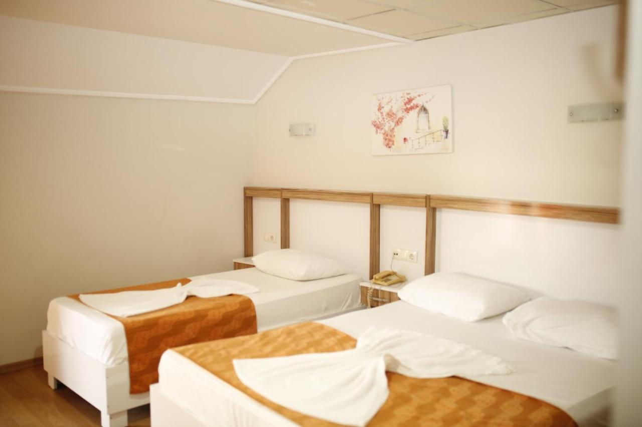 Oezhan Hotel Antalya Bagian luar foto