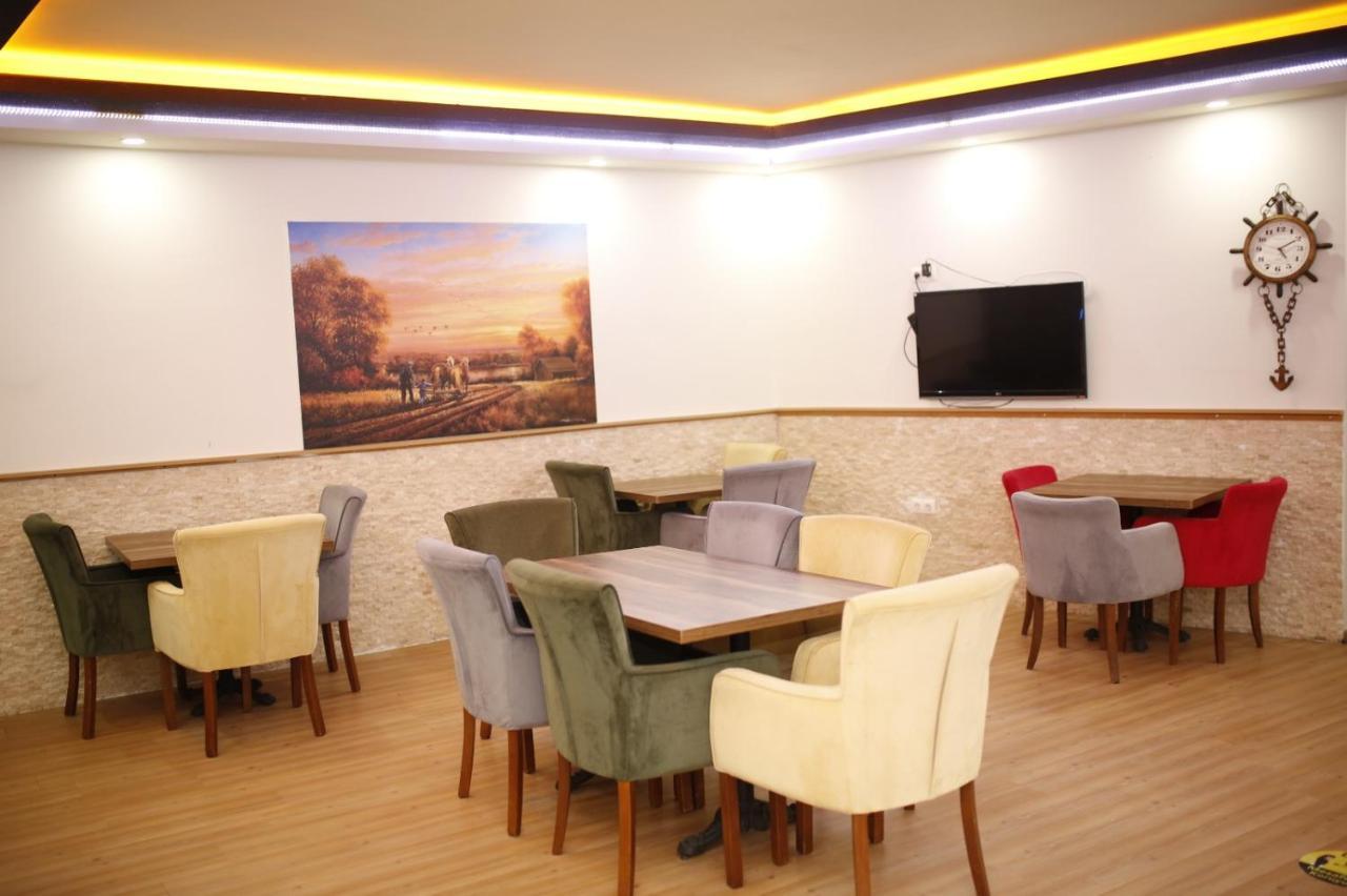 Oezhan Hotel Antalya Bagian luar foto