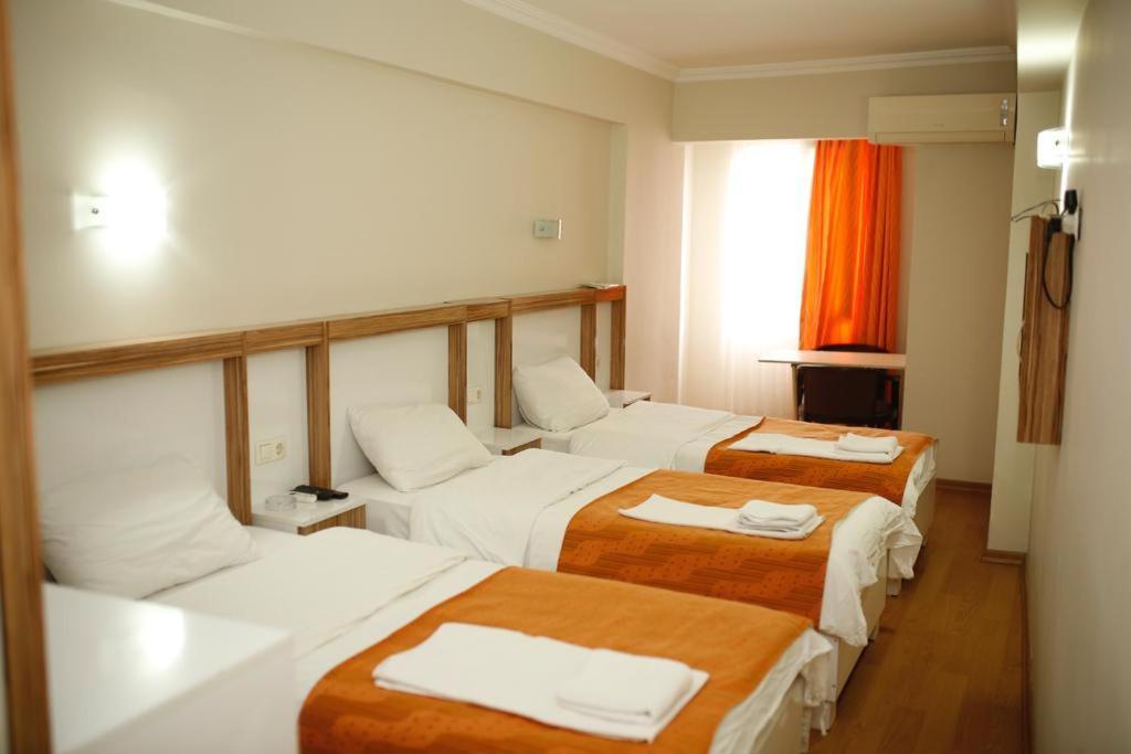 Oezhan Hotel Antalya Bagian luar foto