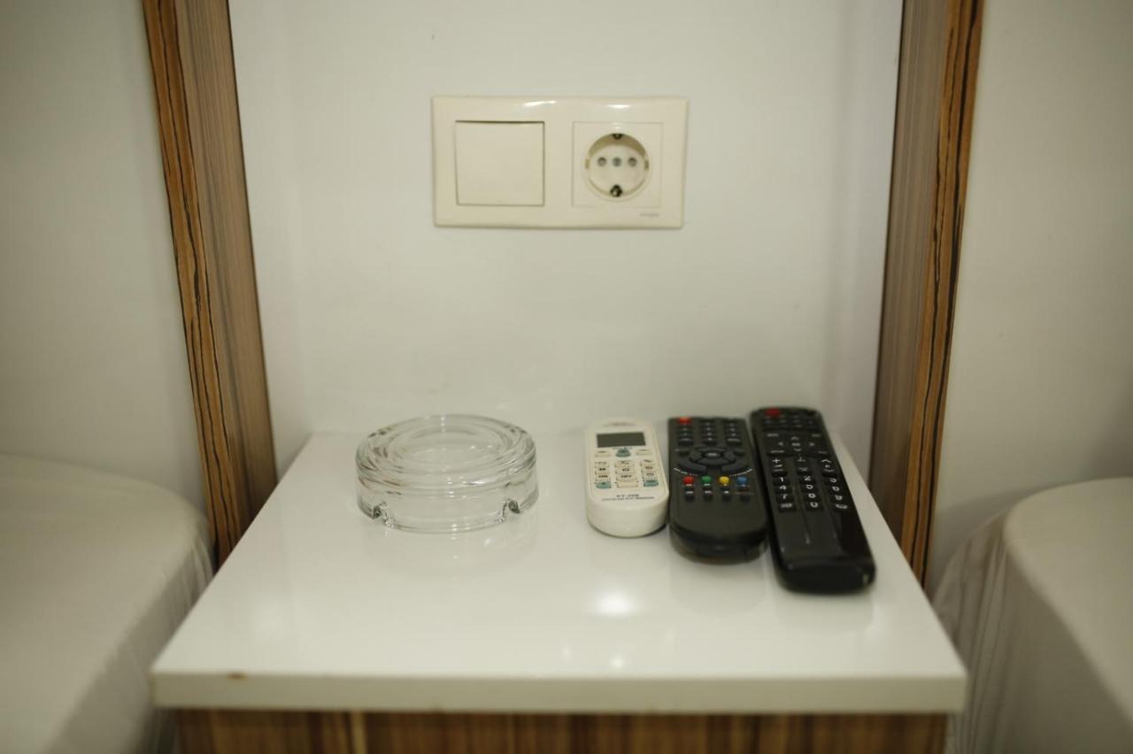 Oezhan Hotel Antalya Bagian luar foto