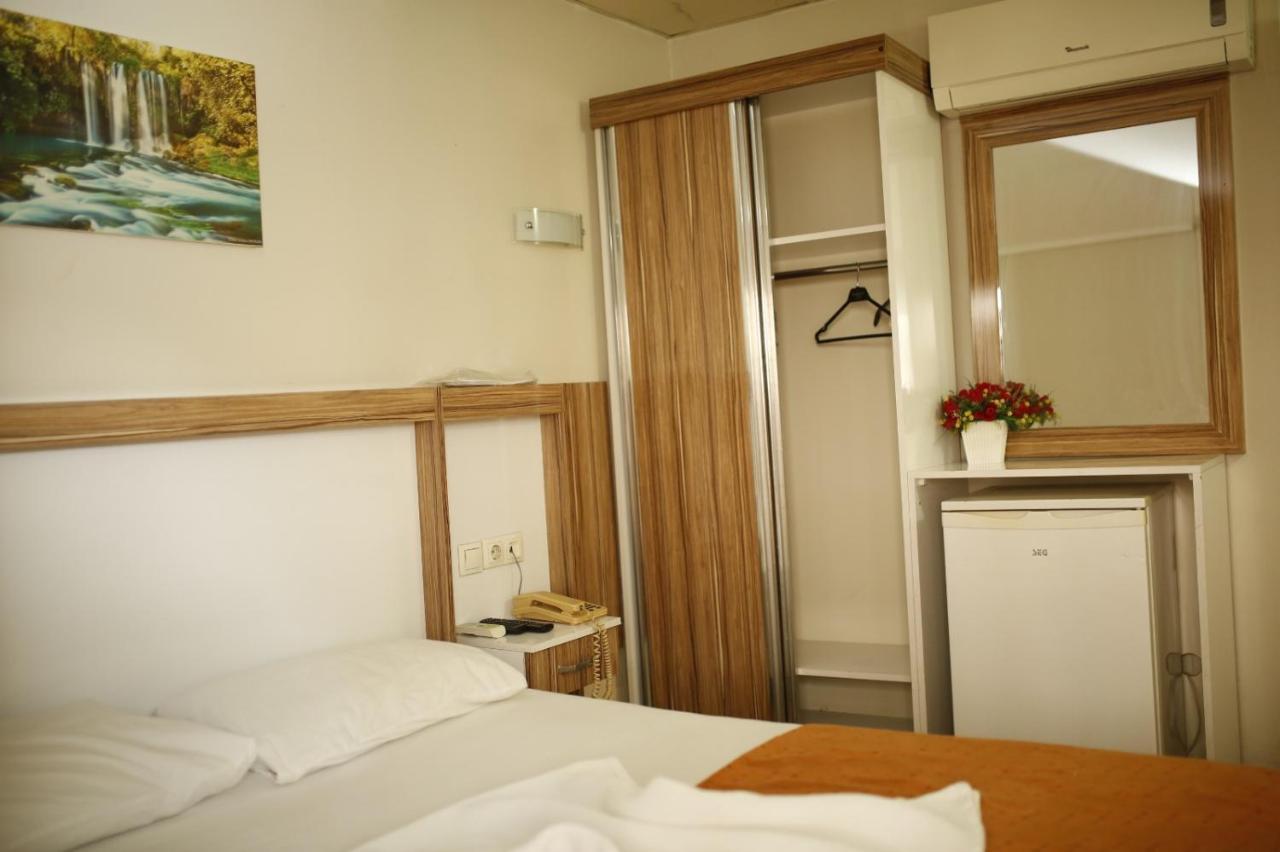 Oezhan Hotel Antalya Bagian luar foto
